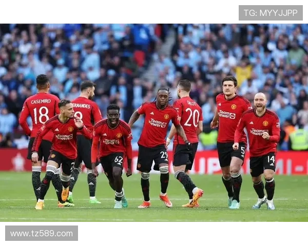 [国际足球]领先三球被扳平 曼联惊险进决赛.